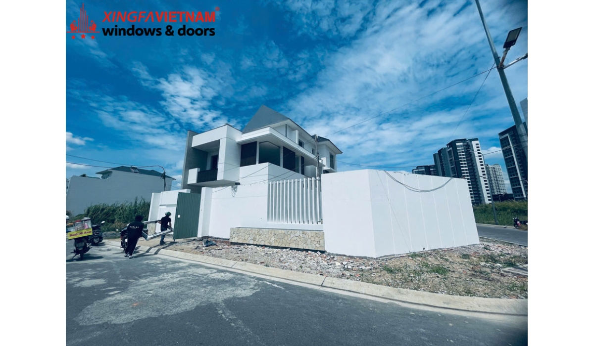 Cập nhật tiến độ thi công lắp đặt cửa nhôm Xingfa cho anh Thịnh tại Nhà Bè, TP.HCM